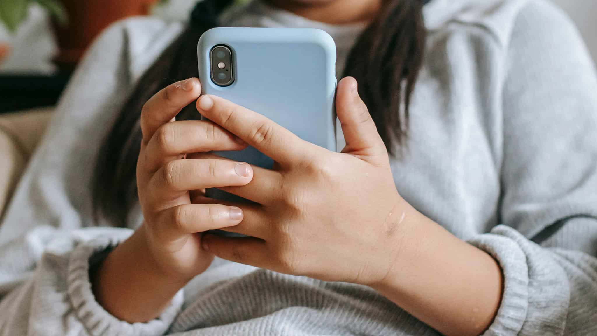 cellphone ban ontario schools